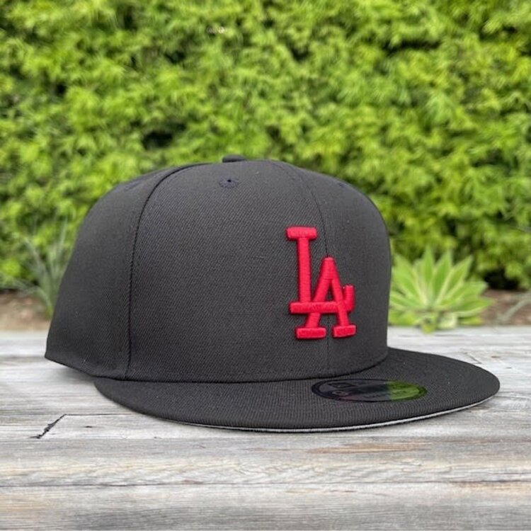 New Era LA Dodgers Black Red "LA" 950