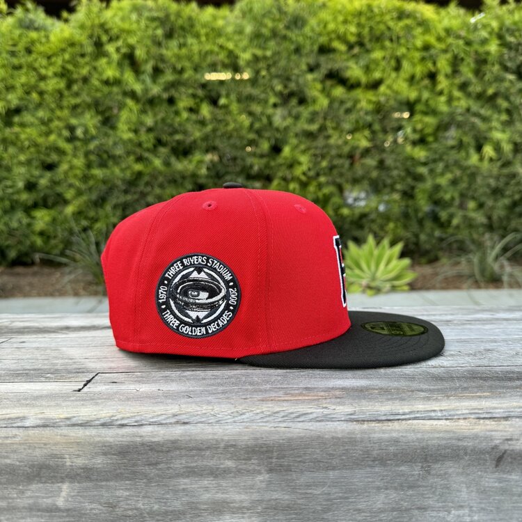 New Era Pirates Red/Black Three Rivers Stadium 950 Snapback