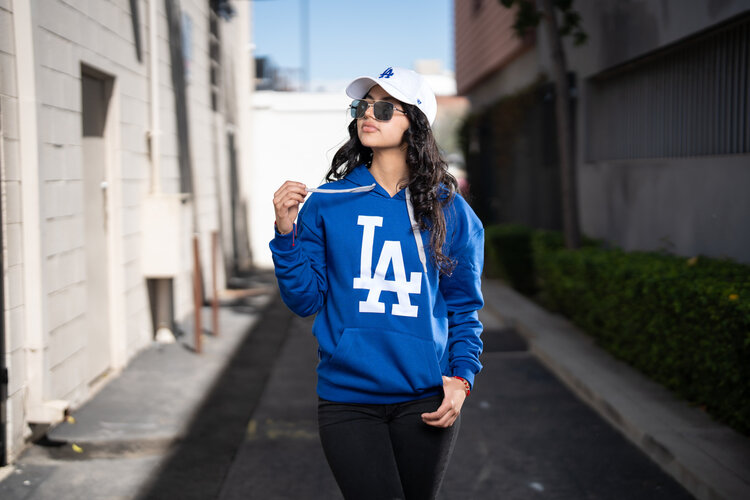 Antigua LA Dodgers Women's Primary Logo Royal Pullover Hoodie