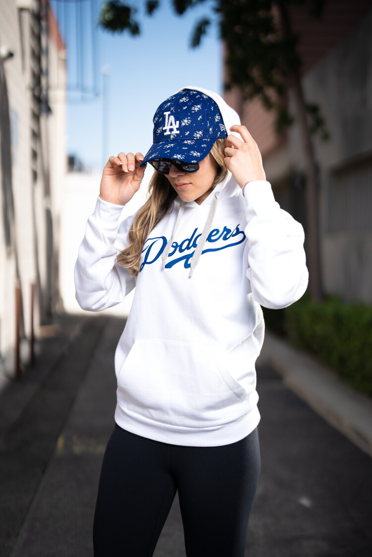 Antigua LA Dodgers Wordmark White Women's Pullover Hoodie