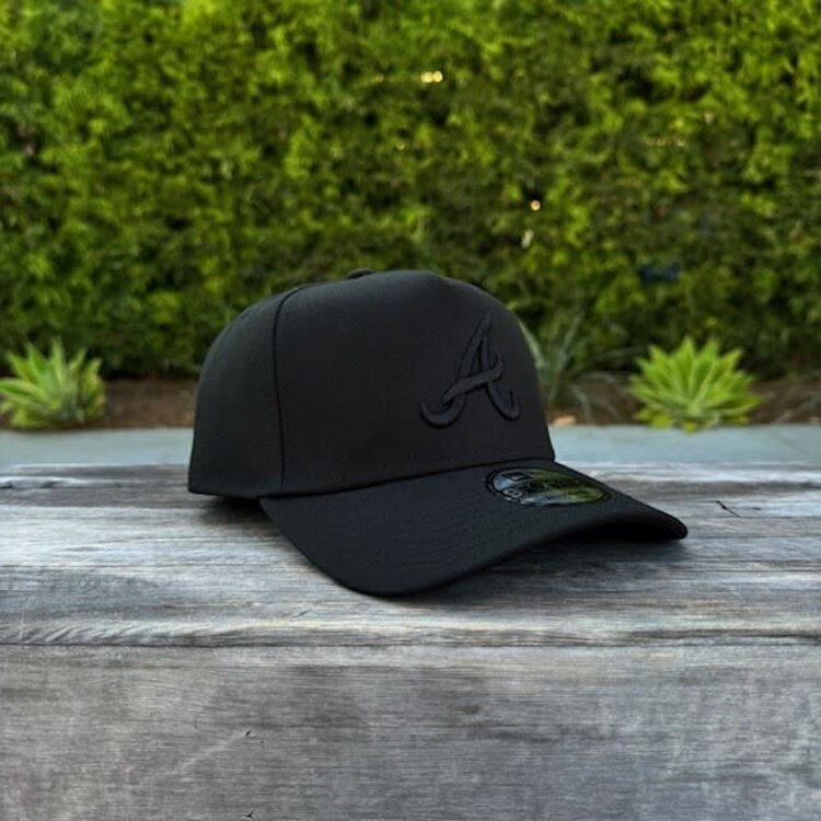 New Era Atlanta Braves Black Black 940 A-Frame