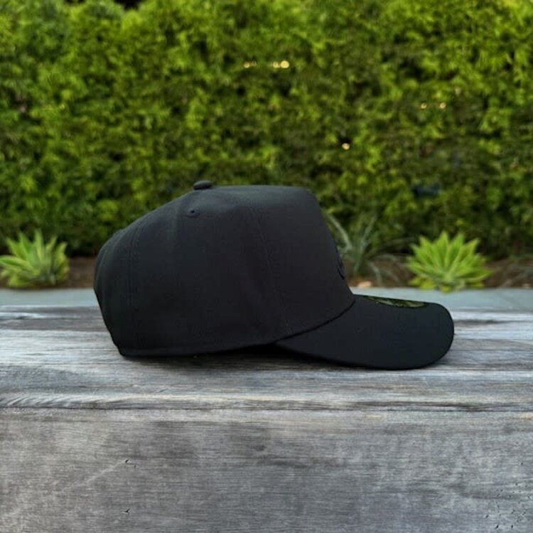 New Era Atlanta Braves Black Black 940 A-Frame