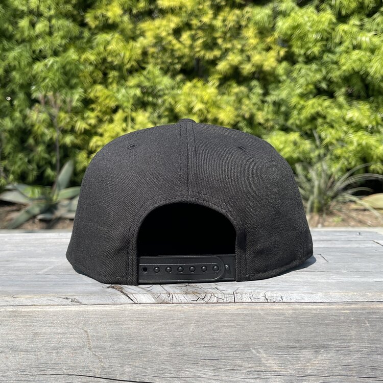 New Era LA Dodgers Black White Heart 950