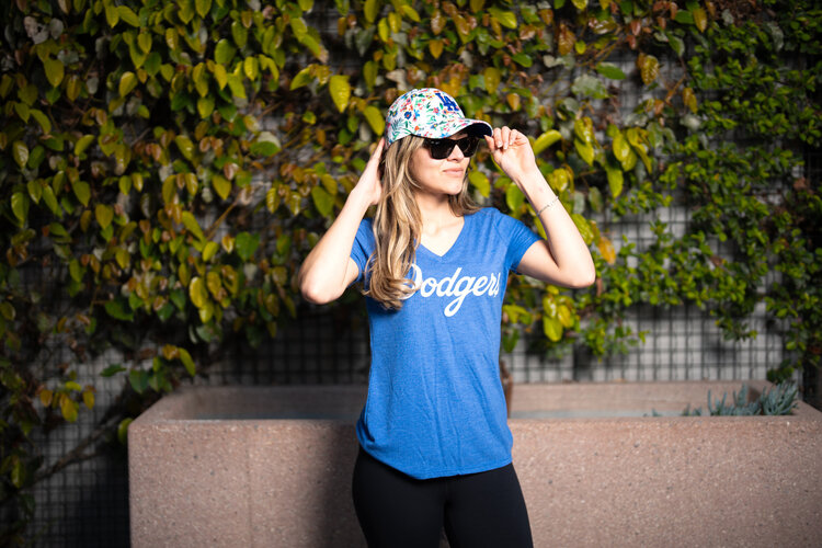 G-III LA Dodgers W GIII Fair Catch Royal V-Neck Wordmark