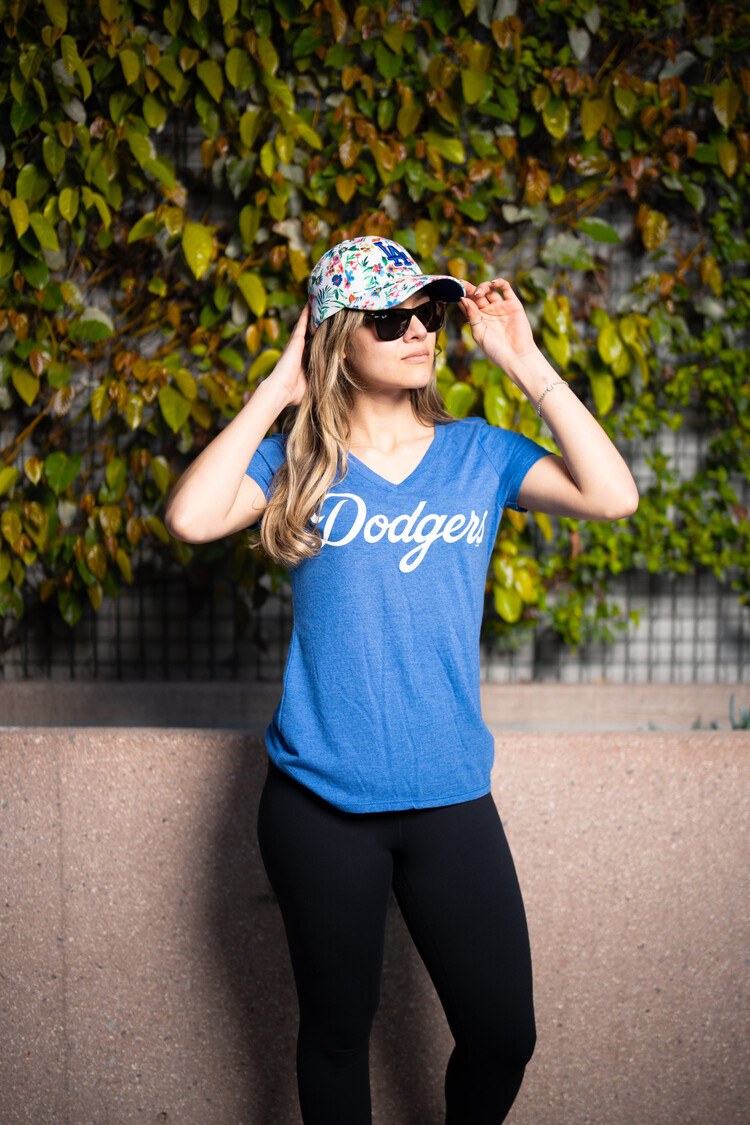 G-III LA Dodgers W GIII Fair Catch Royal V-Neck Wordmark