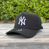 New Era NY Black White Green UV 940 A-Frame