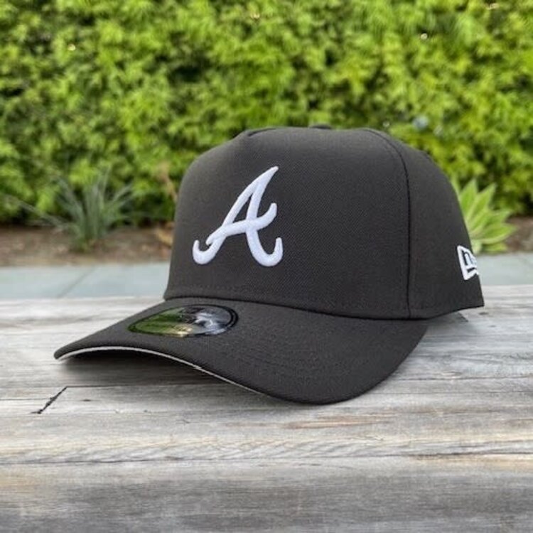 New Era Atlanta Braves Black White 940 A-Frame