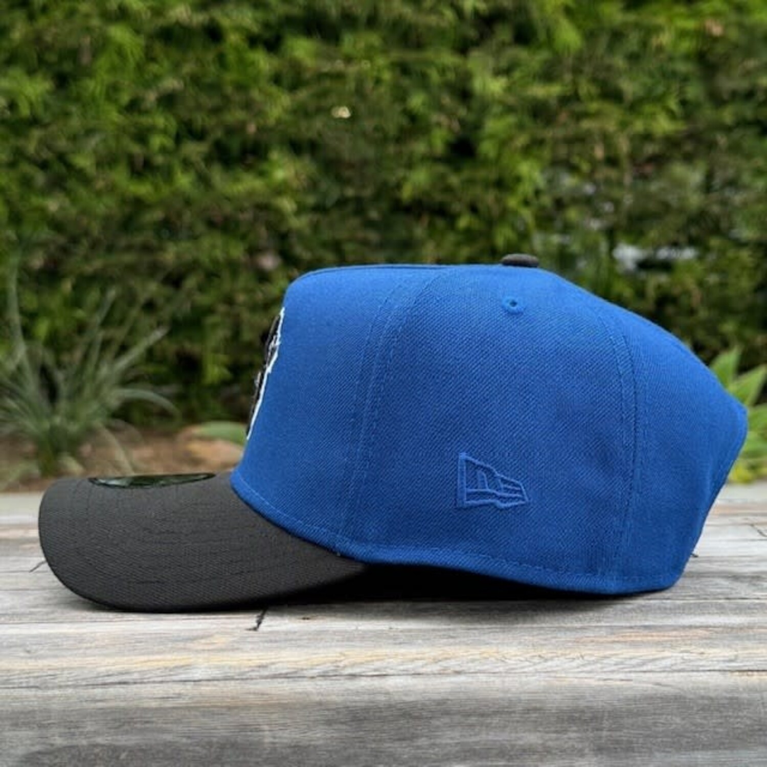 Toronto Blue Jays Indigo/Black White Outline 940 A-Frame Snapback