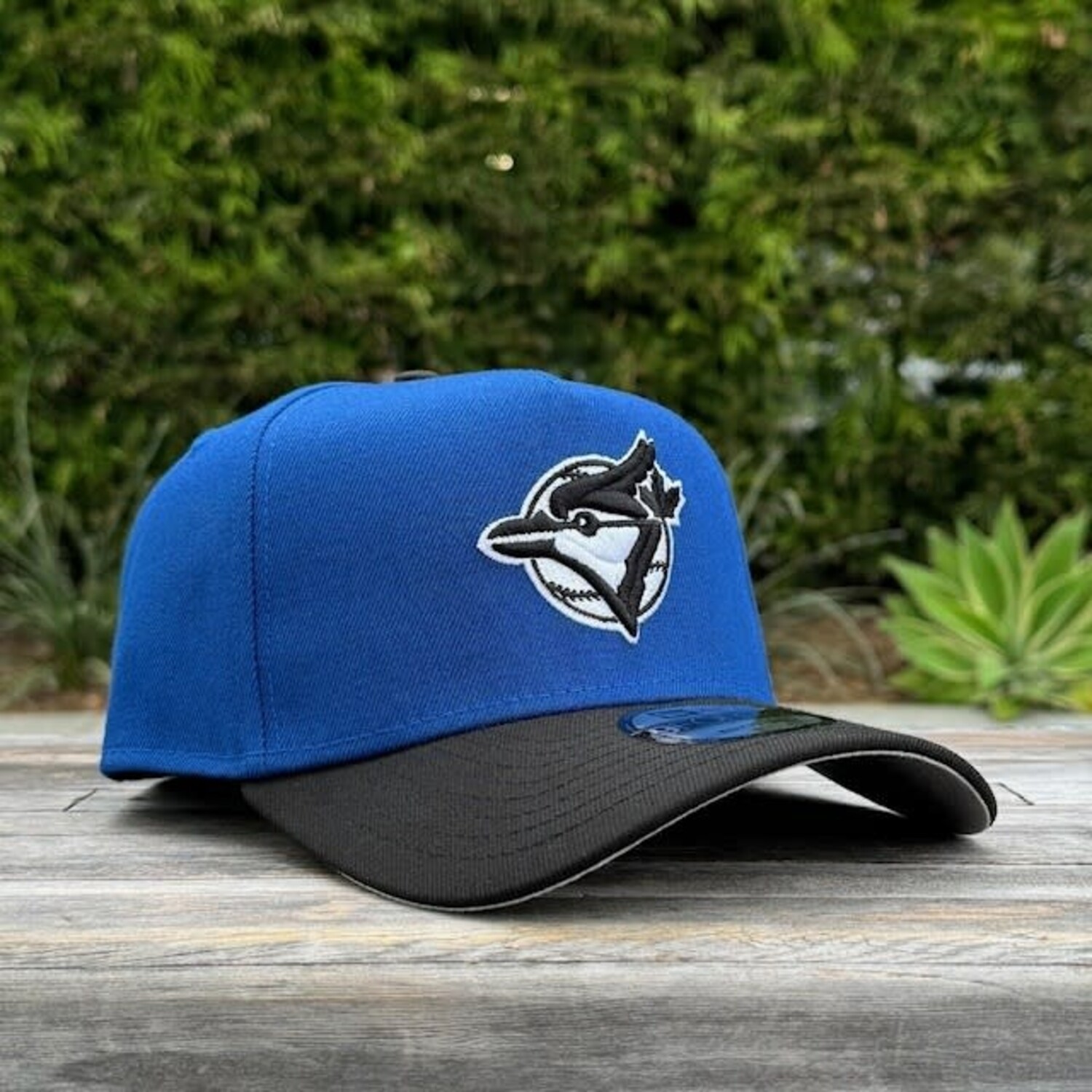 Toronto Blue Jays Indigo/Black White Outline 940 A-Frame Snapback
