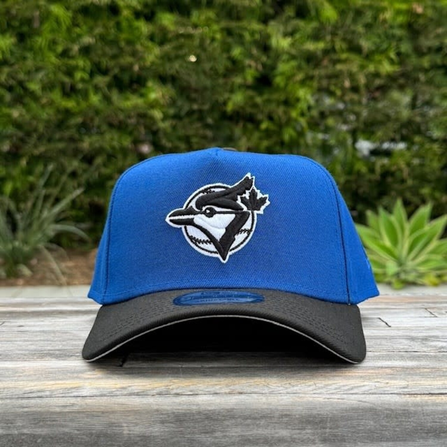 キャナイページ Toronto Blue Jays Indigo/Black White Outline 940 A-Frame Snapback