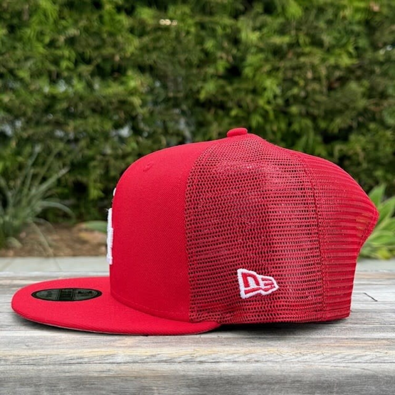 LA Red Mesh 950 Snapback - The Locker Room of Downey display picture 2