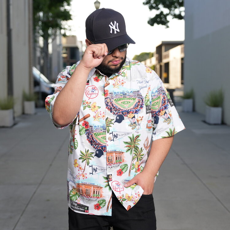 Reyn Spooner NY Yankees Reyn Spooner Scenic Button-Up