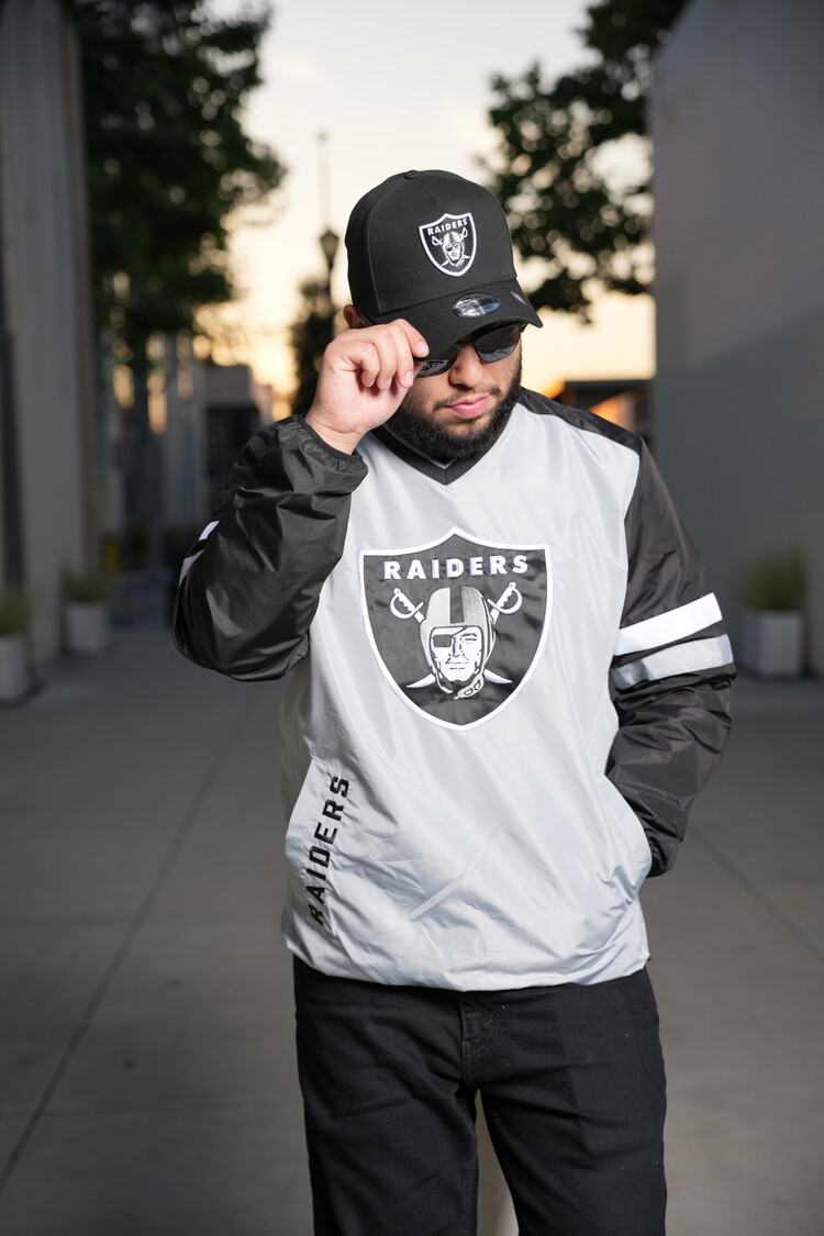 G-III Raiders M GIII Batter's Box Gray/Black V-Neck Pullover