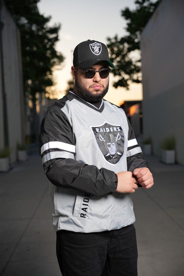 G-III Raiders M GIII Batter's Box Gray/Black V-Neck Pullover