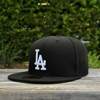 New Era LA Black White OG Green UV