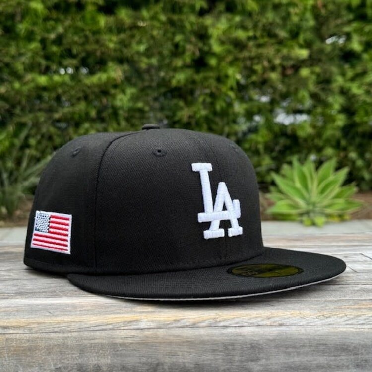 New Era LA Dodgers Black White USA Side Patch