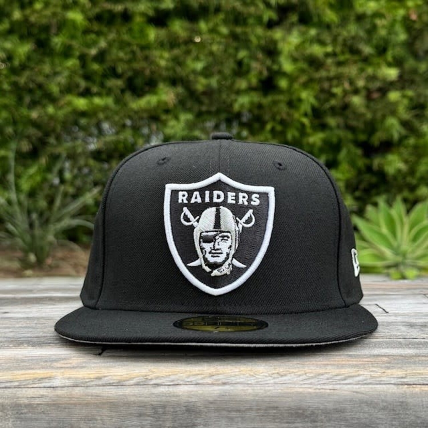 RAIDERS Las Vegas Oakland LA Helmet Logo Gray & Black Adult Snapback