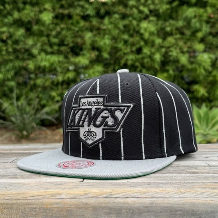 Mitchell and Ness LA Kings M&N NHL Team Pinstripe Snapnack Retro Logo