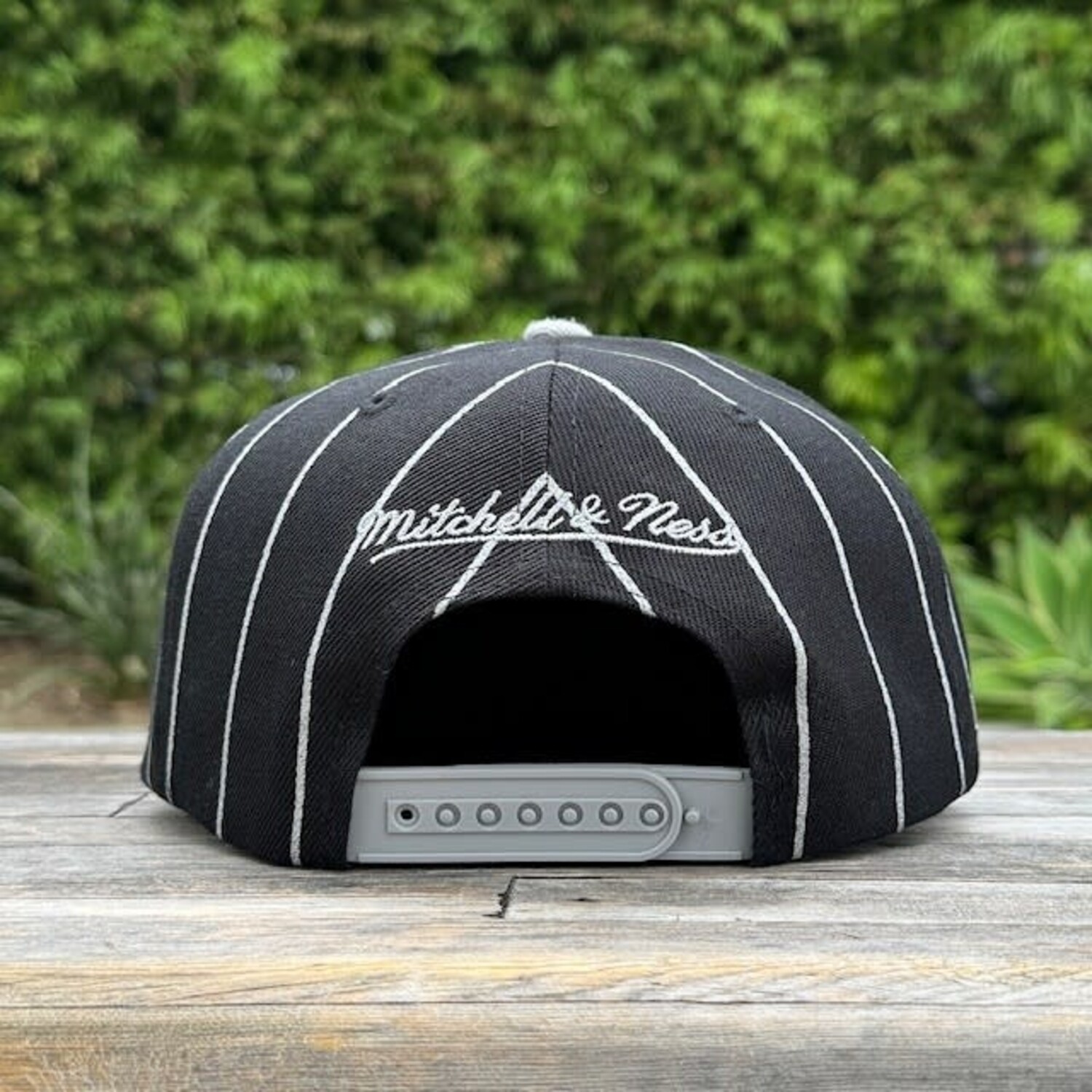 LA Kings M&N NHL Team Pin Snapnack Retro Logo - The Locker Room of