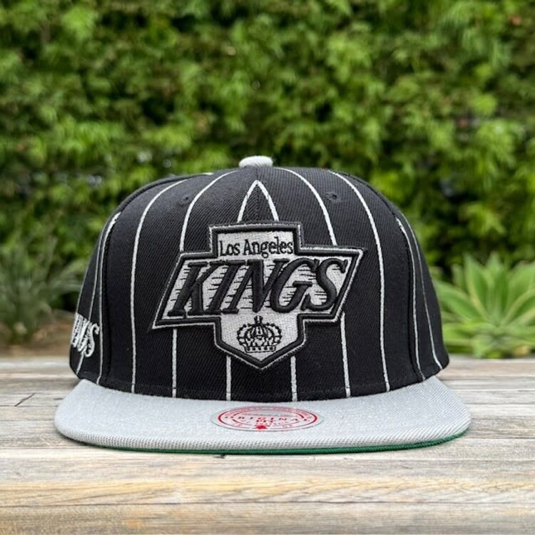 Mitchell and Ness LA Kings M&N NHL Team Pinstripe Snapnack Retro Logo