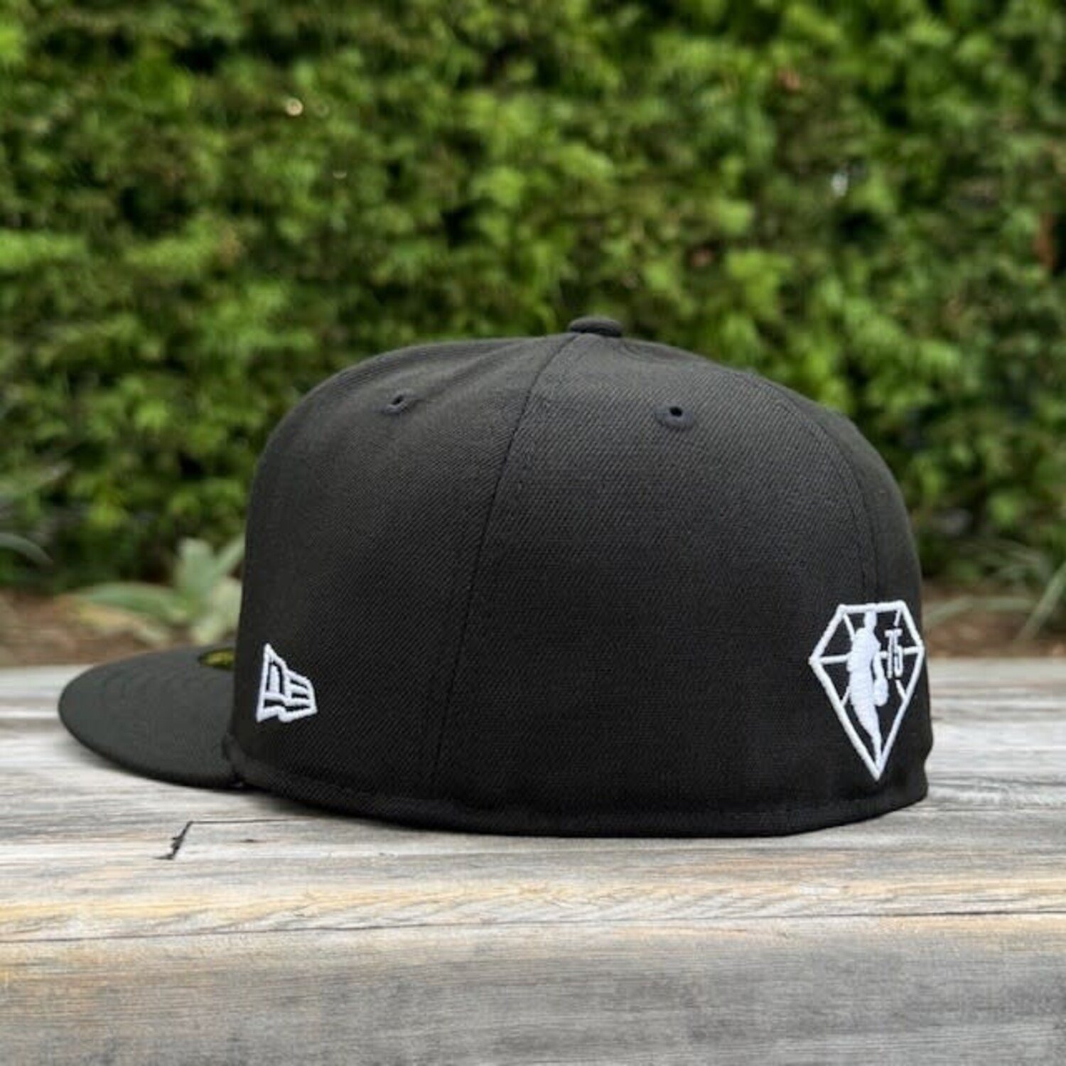 New Era Lakers City Edition Alternate BW