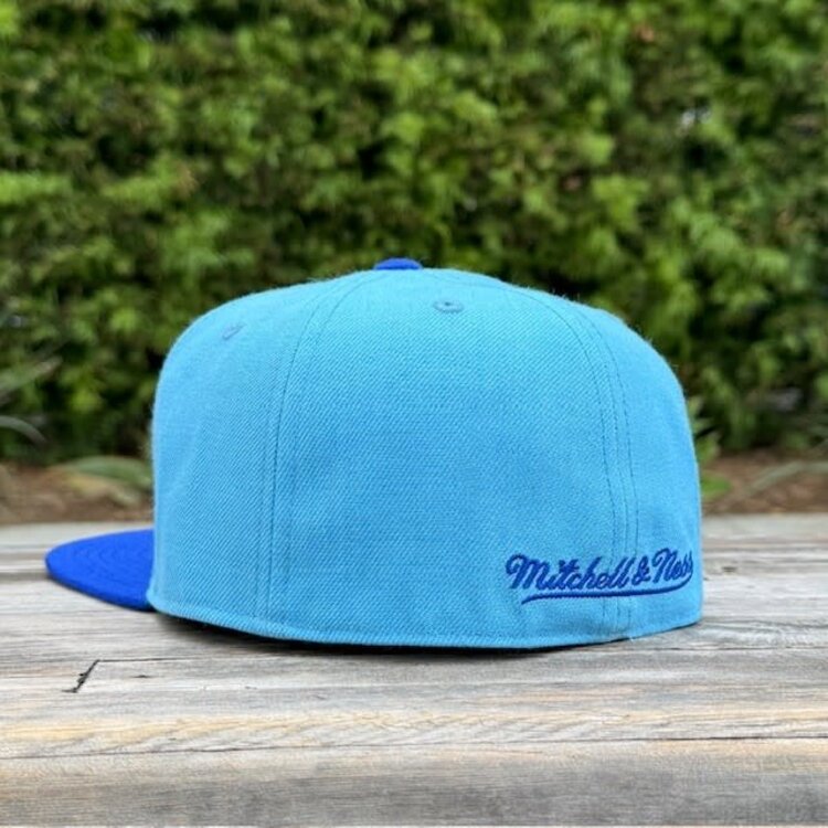 Mitchell and Ness LA Lakers HWC M&N Team 2 Tone 2.0 Fitted Lght Blue