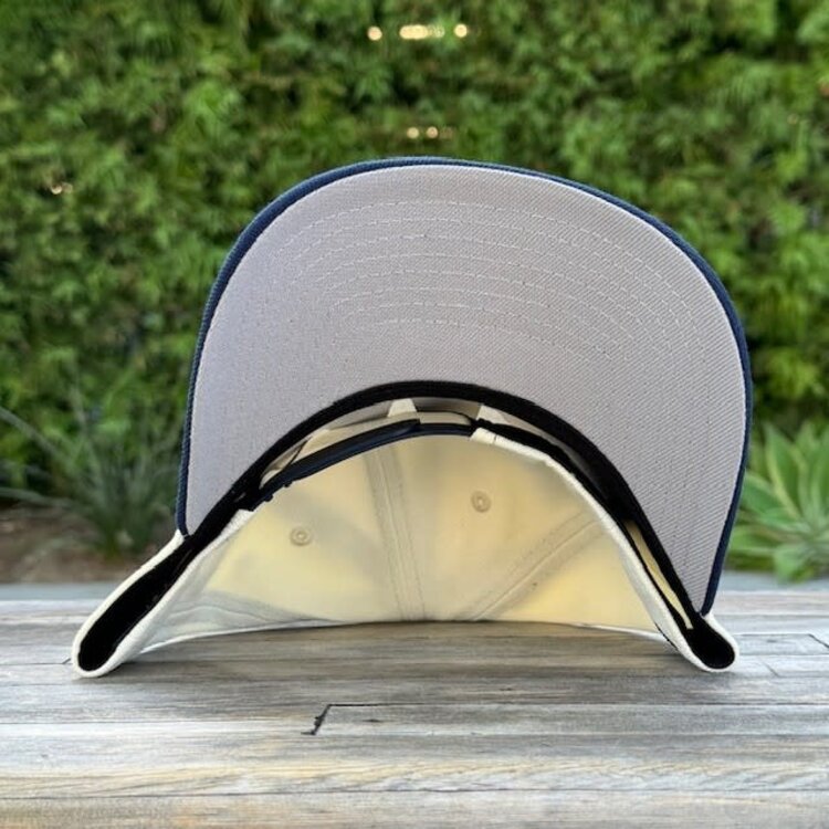 New Era Bulls Ivory/Navy Est. 1996 Gray UV 940 A-Frame