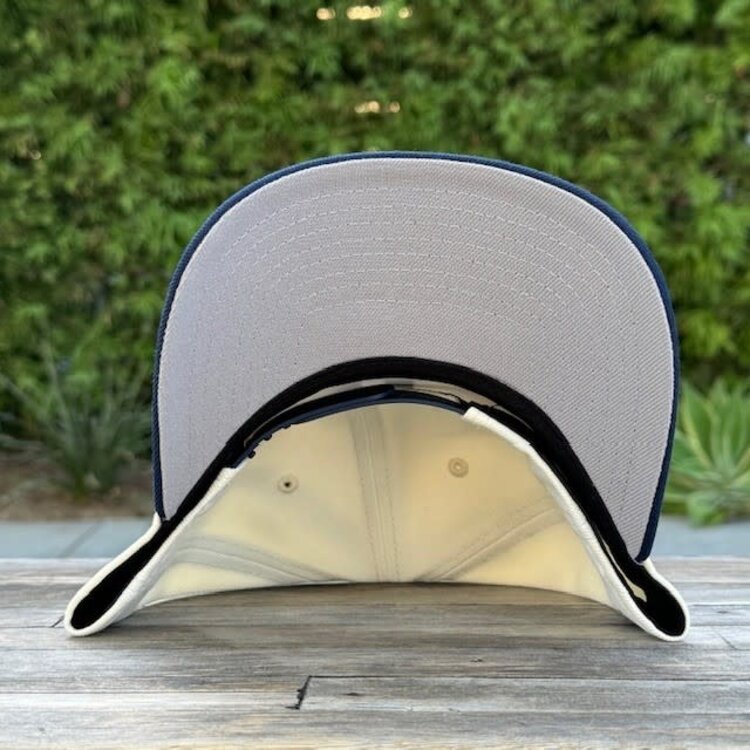 New Era Lakers Ivory/Navy NBA Trophy Gray UV 940  A-Frame