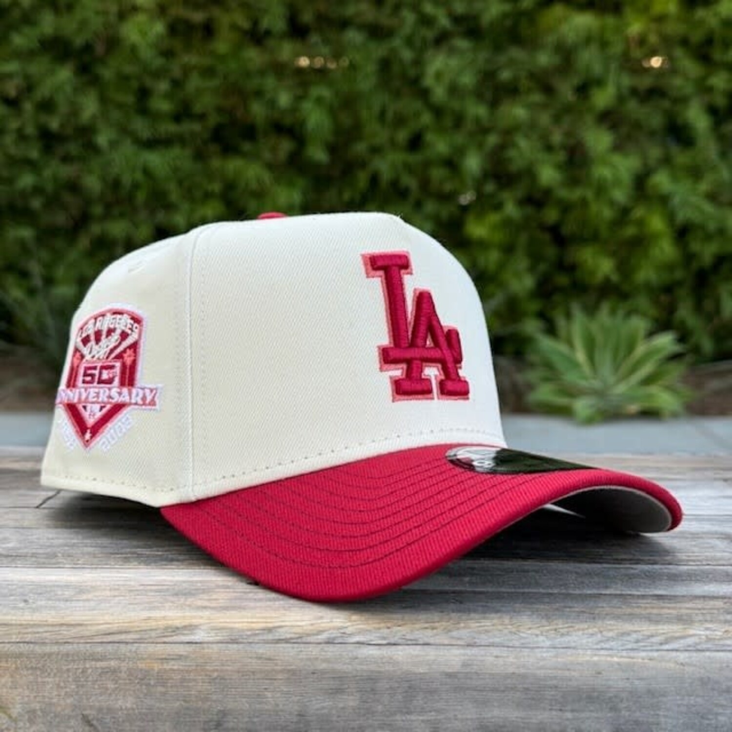 LA Red and White SnapBack Cap with Red Embellishments Amazon.com: Mitchell & Ness Los Angeles LA Clippers Two-Tone  main image 2