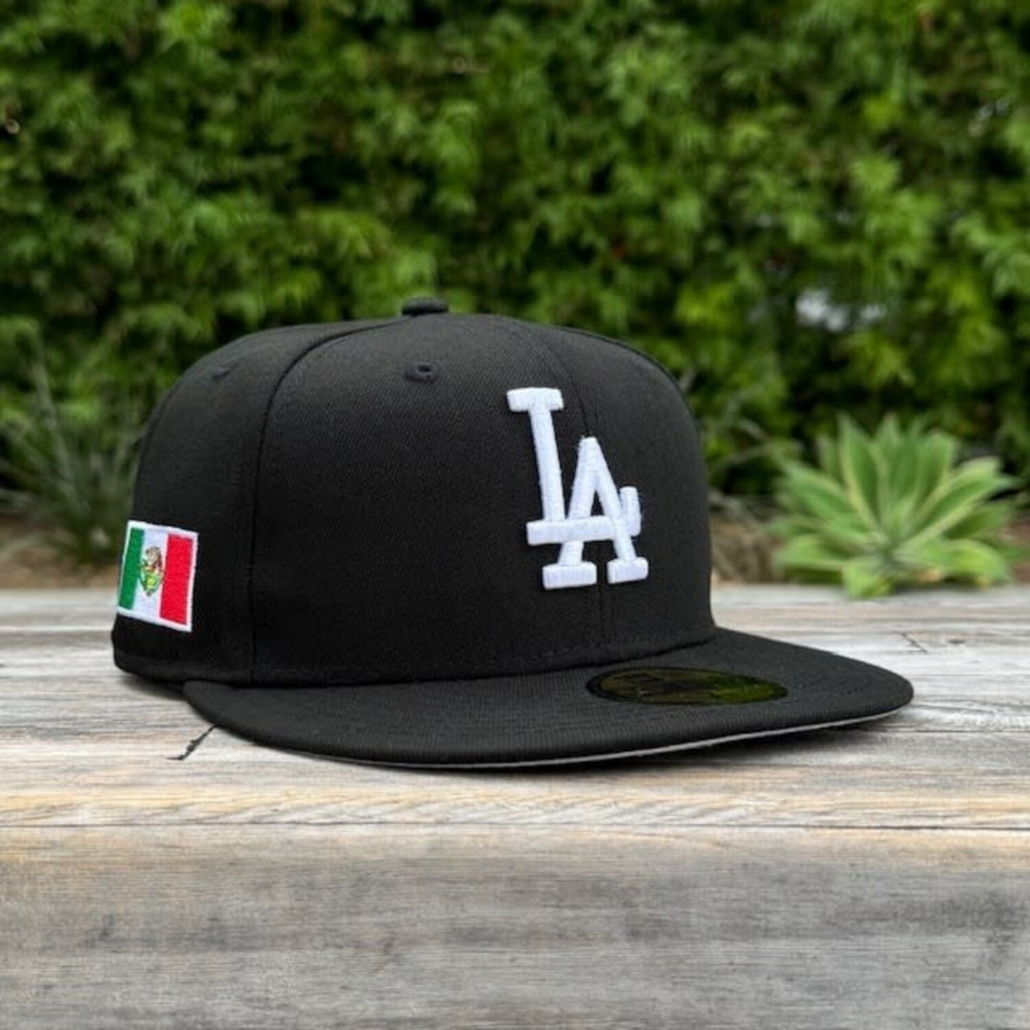 LA BW Mexico Flag Gray UV - The Locker Room of Downey