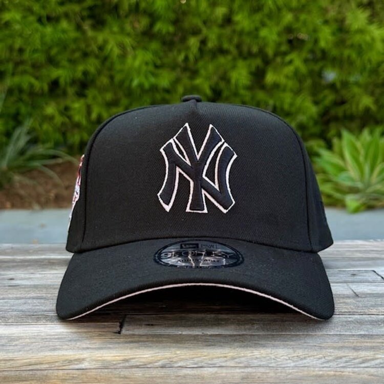 New Era Yankees 2000 WS Black Pink Outline Pink UV 940 A-Frame