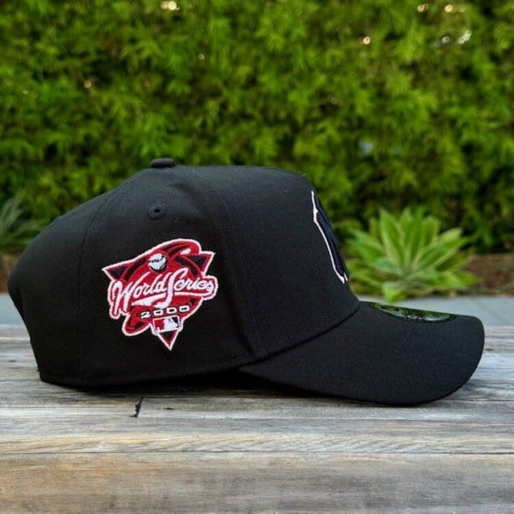 New Era Yankees 2000 WS Black Pink Outline Pink UV 940 A-Frame