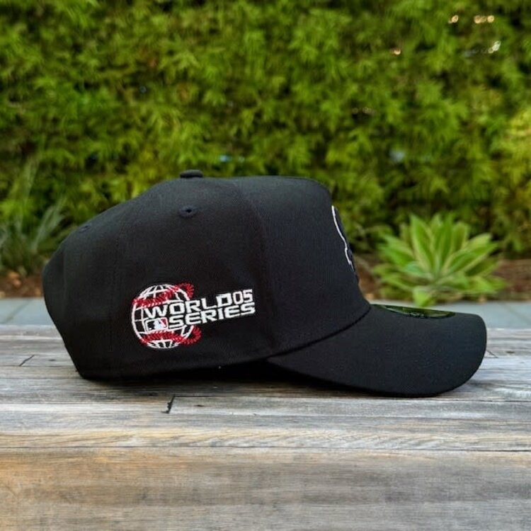 New Era White Sox 2005 WS Black Pink Outline Pink UV 940 A-Frame