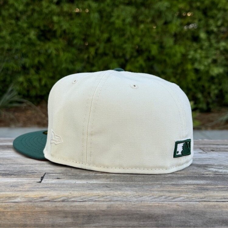 New Era LA Ivory/Green 1981 Red UV