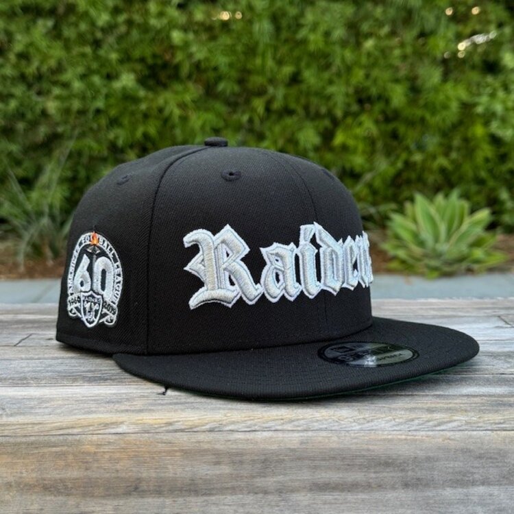 New Era Raiders Old English Black Metallic Silver 60th Anniversary 950 Snapback