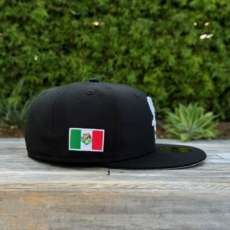 New Era White Sox BW Mexico Flag SP Fitted