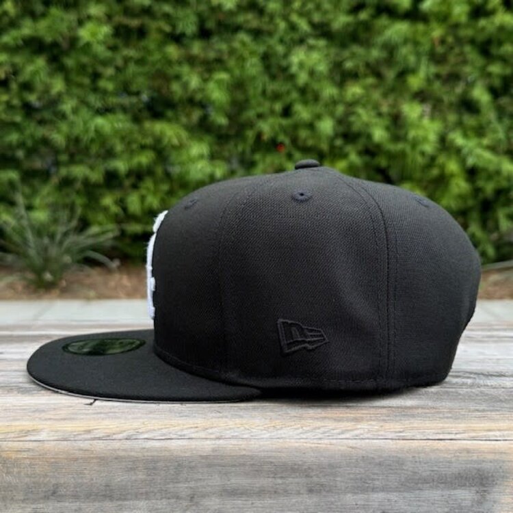 New Era White Sox Black Mexico Flag Side Patch 950