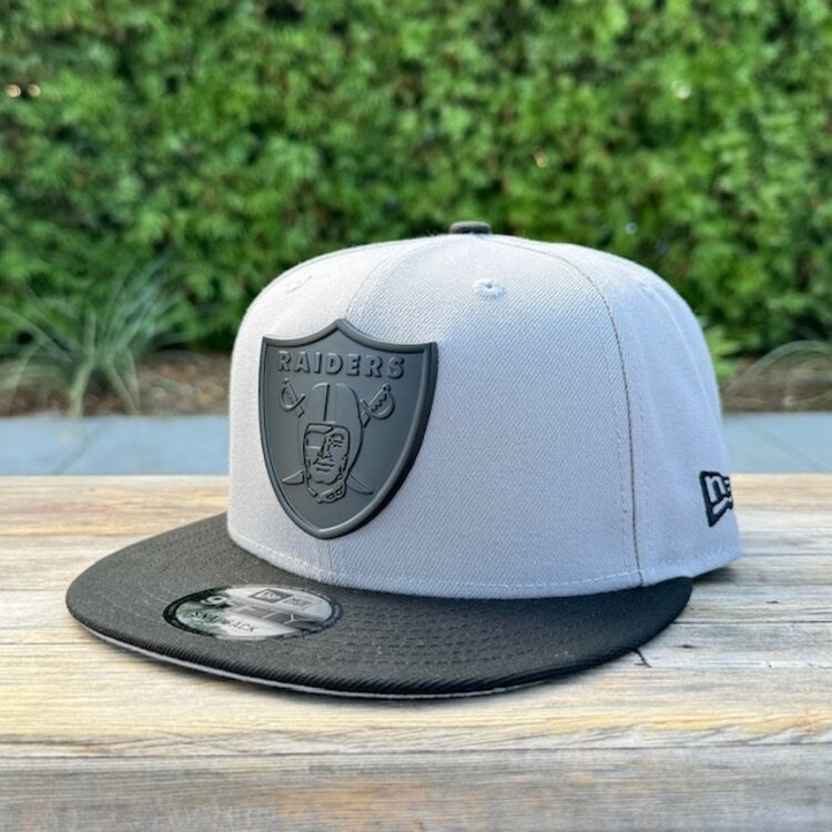 New Era Raiders Gray/Black Black Metal Logo Pro Bowl 950 Snapback