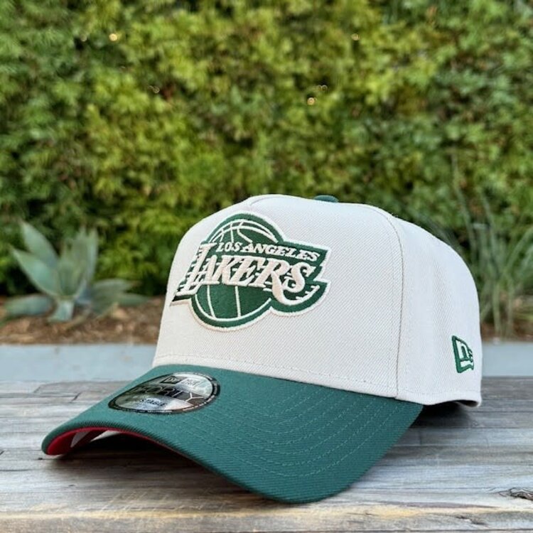 New Era Lakers Stone/Dark Green Crest SP Red UV 940 A-Frame
