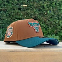 New Era Bulls Peanut/Dark Green Metallic Copper SP Blue UV 940 AF