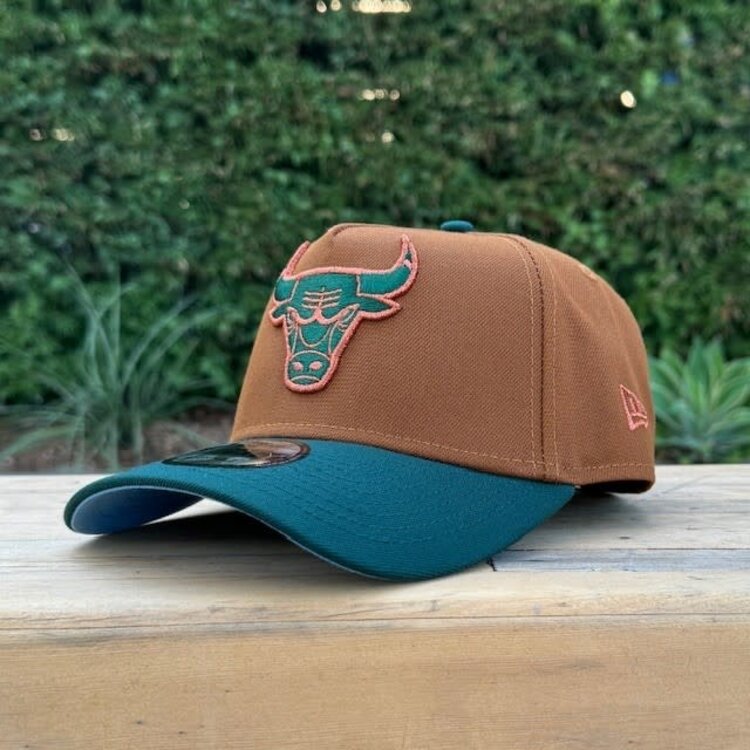 New Era Bulls Peanut/Dark Green Metallic Copper SP Blue UV 940 AF