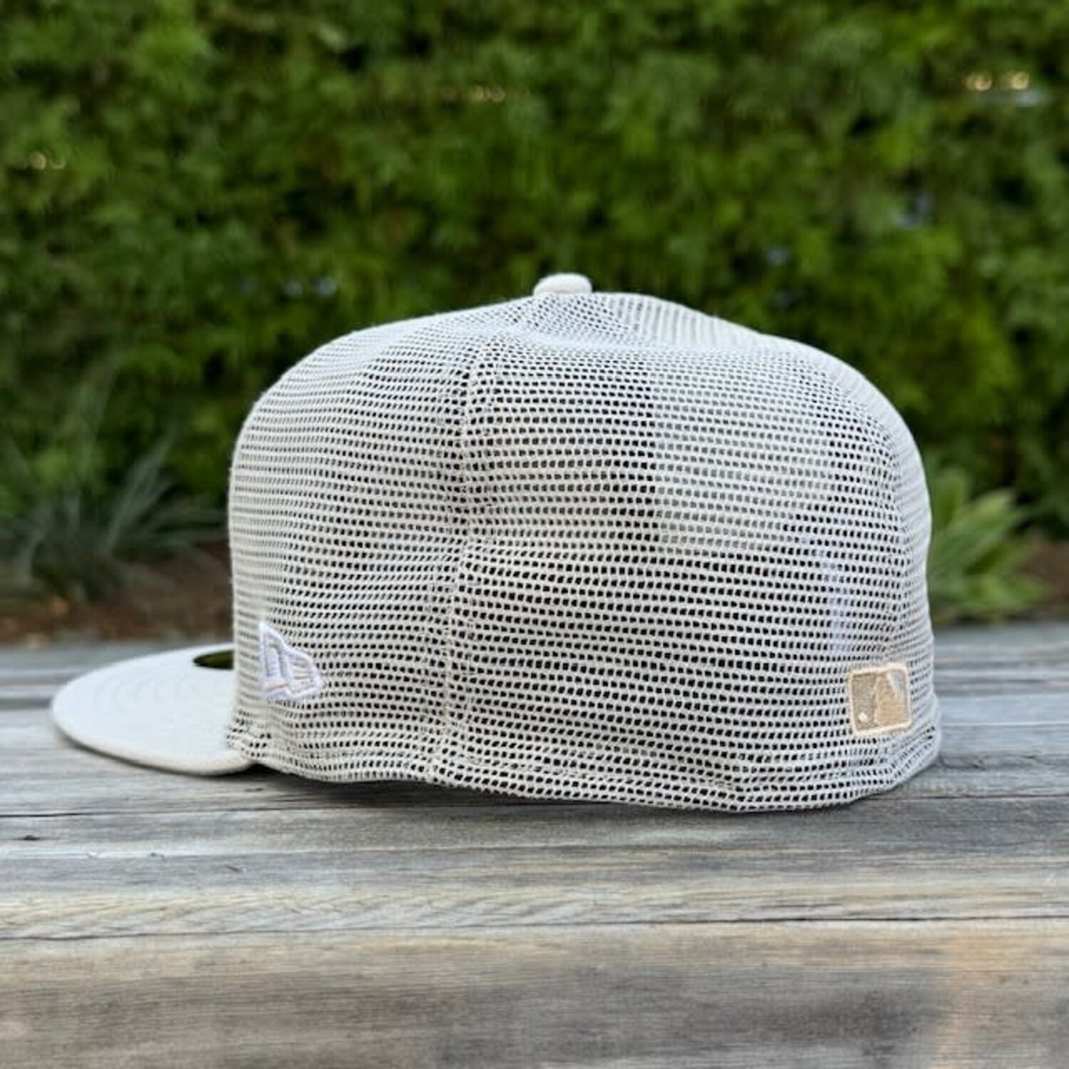 LA Dodgers Stone Mesh White LA - The Locker Room of Downey