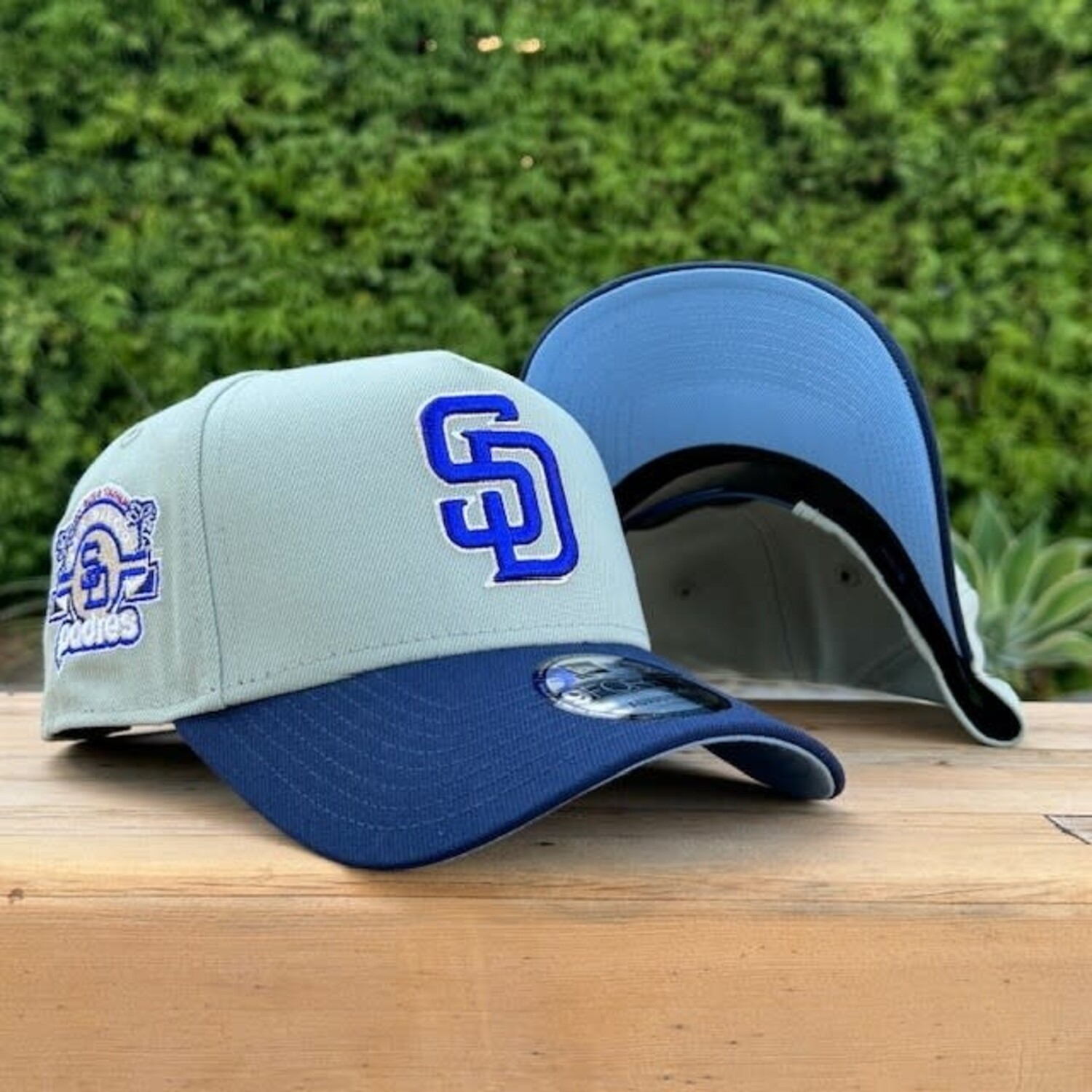 San Diego Padres Everest/Navy 2002 WS Blue UV 940 A-Frame - The