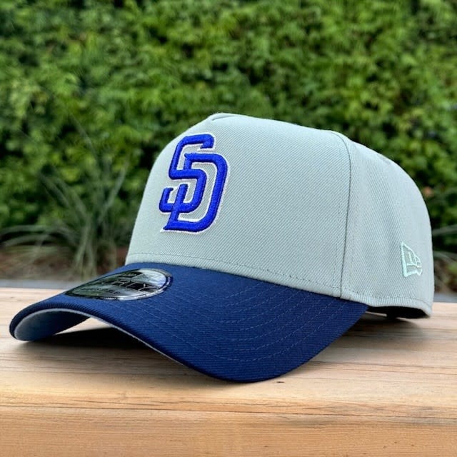 San Diego Padres Everest/Navy 2002 WS Blue UV 940 A-Frame - The