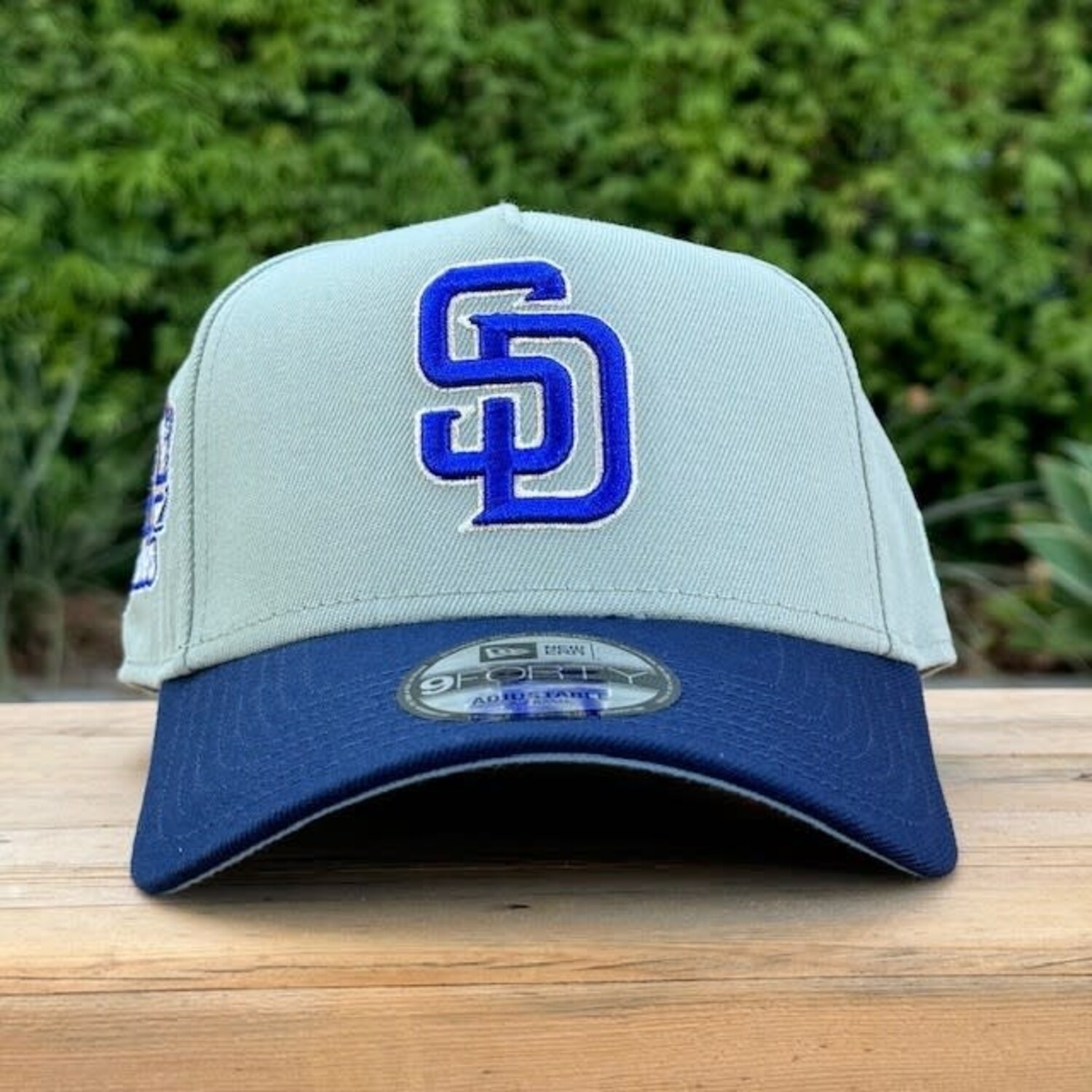 San Diego Padres Everest/Navy 2002 WS Blue UV 940 A-Frame - The
