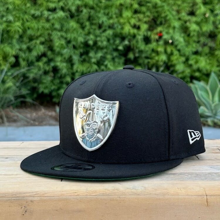 New Era Raiders Black Silver Metal Logo 950 Snapback