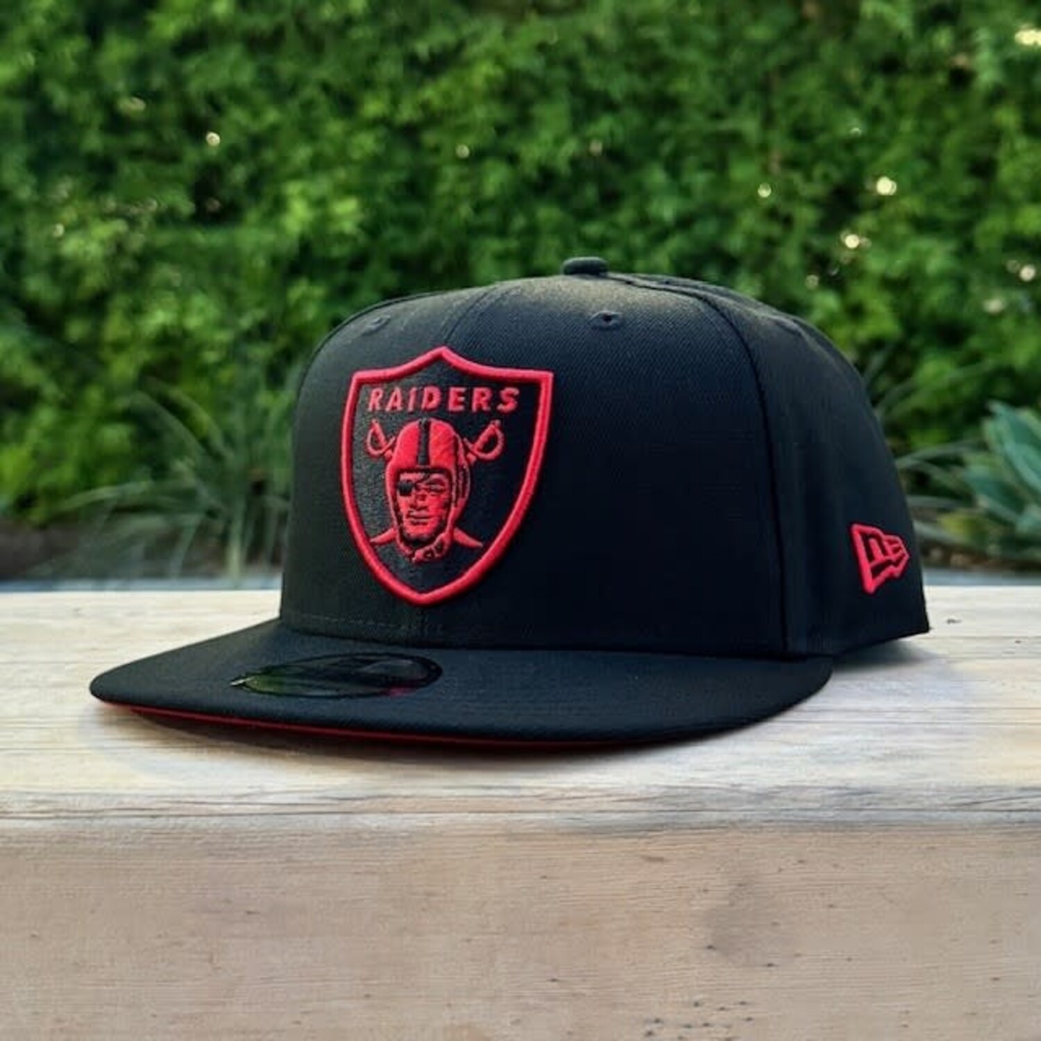 Raiders Black Red Outline SB XV Red UV 950 - The Locker Room of Downey