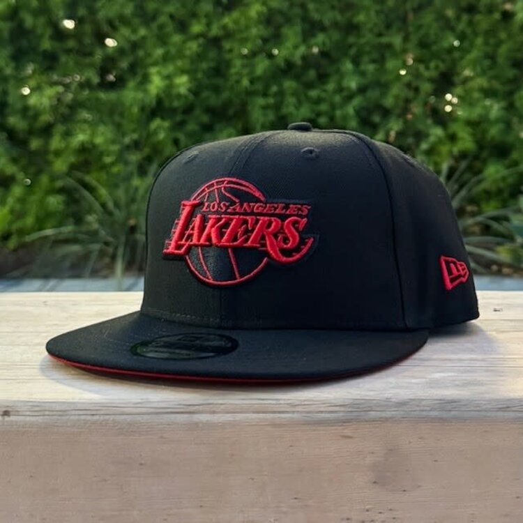 New Era Lakers Black Red Outline Crest SP Red UV 950