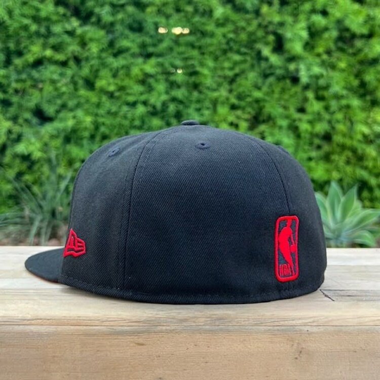 New Era Lakers Black Red Outline Crest SP Red UV Fitted