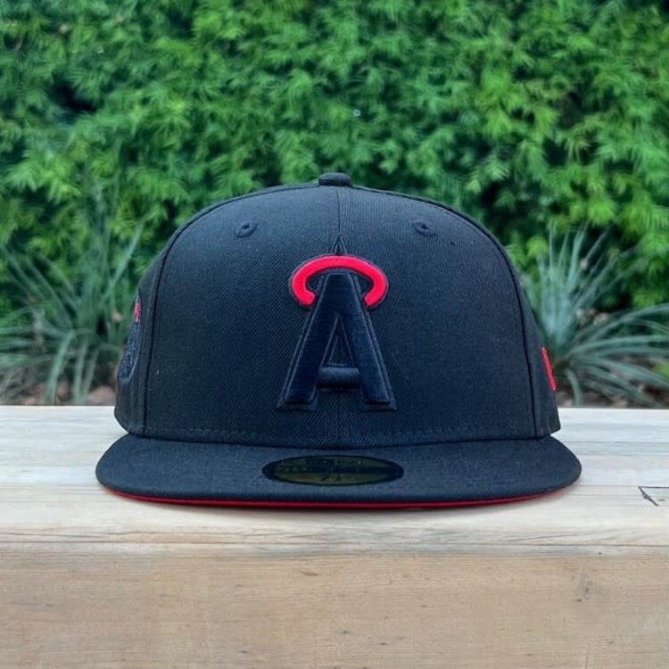 New Era Angels Black Red Outline Cali SP Red UV Fitted